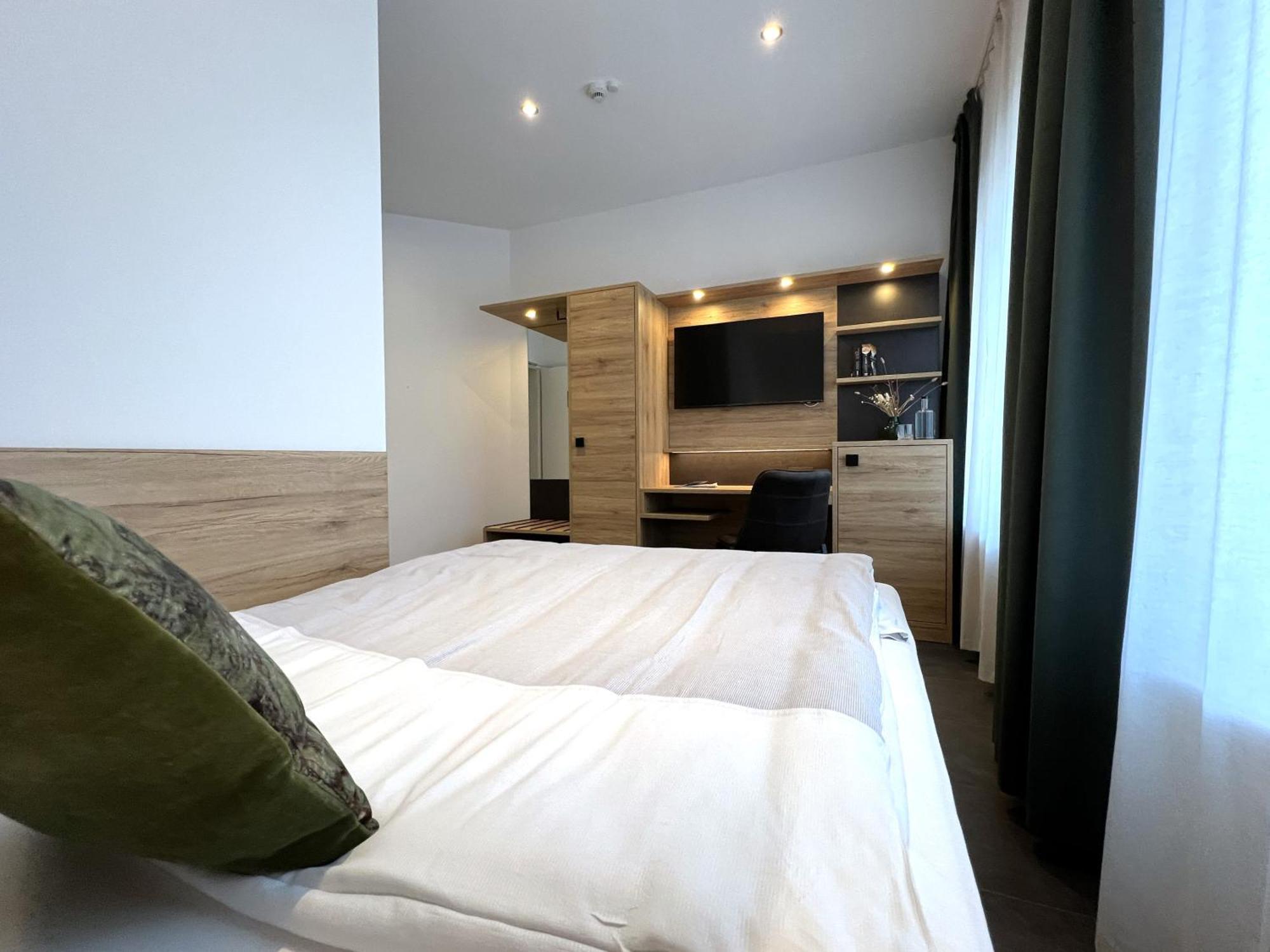 Haus Kuckenberg Hotel Burscheid Ngoại thất bức ảnh