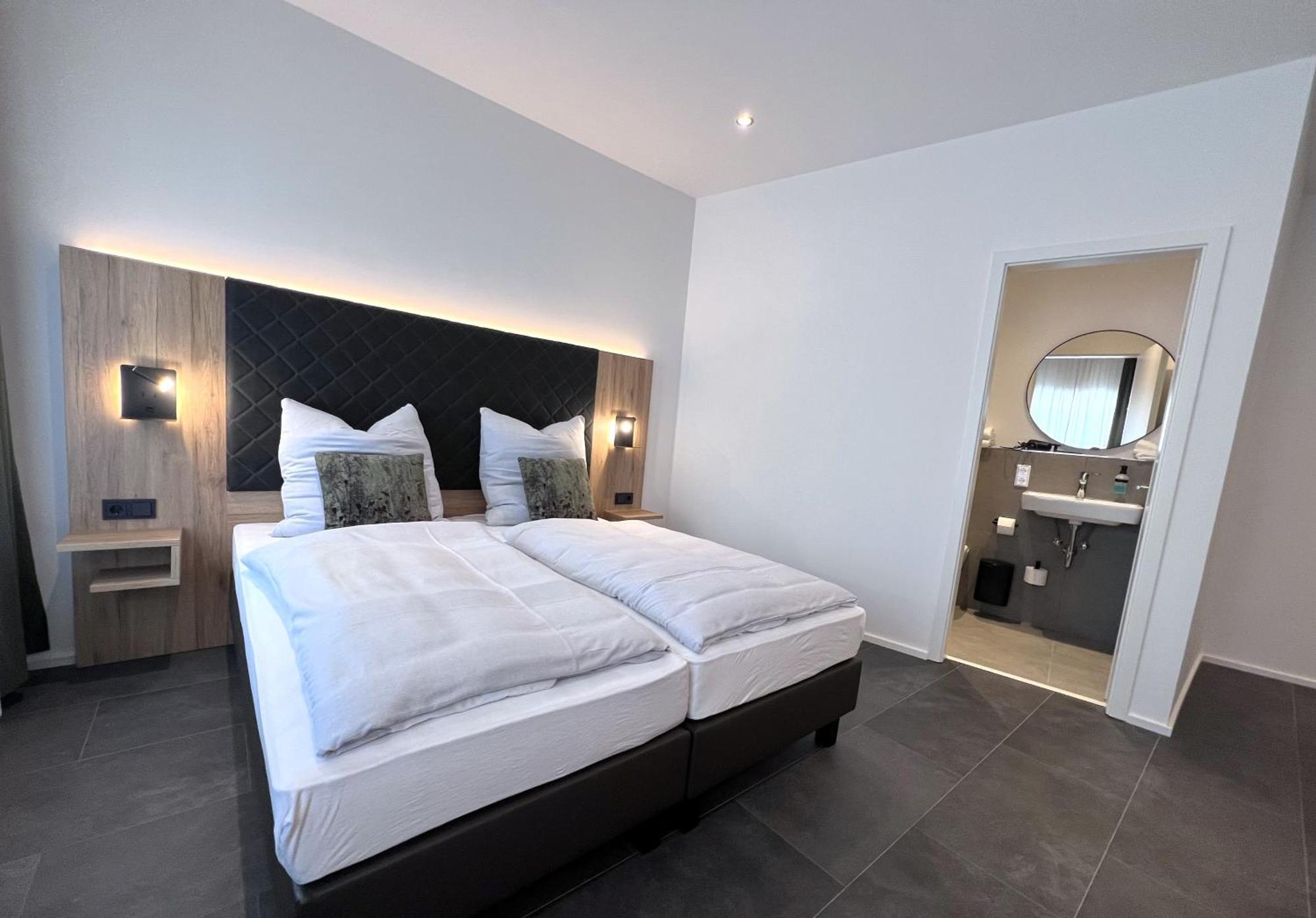 Haus Kuckenberg Hotel Burscheid Ngoại thất bức ảnh