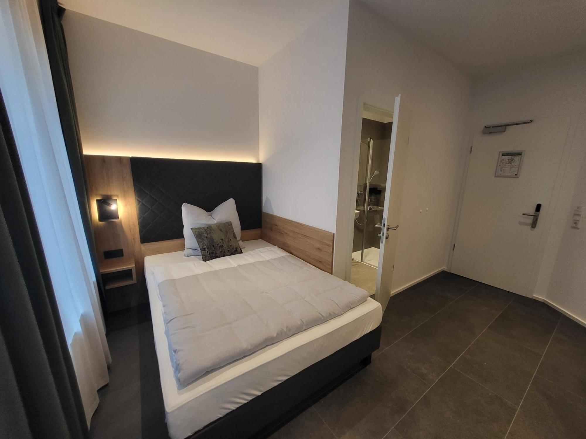 Haus Kuckenberg Hotel Burscheid Ngoại thất bức ảnh